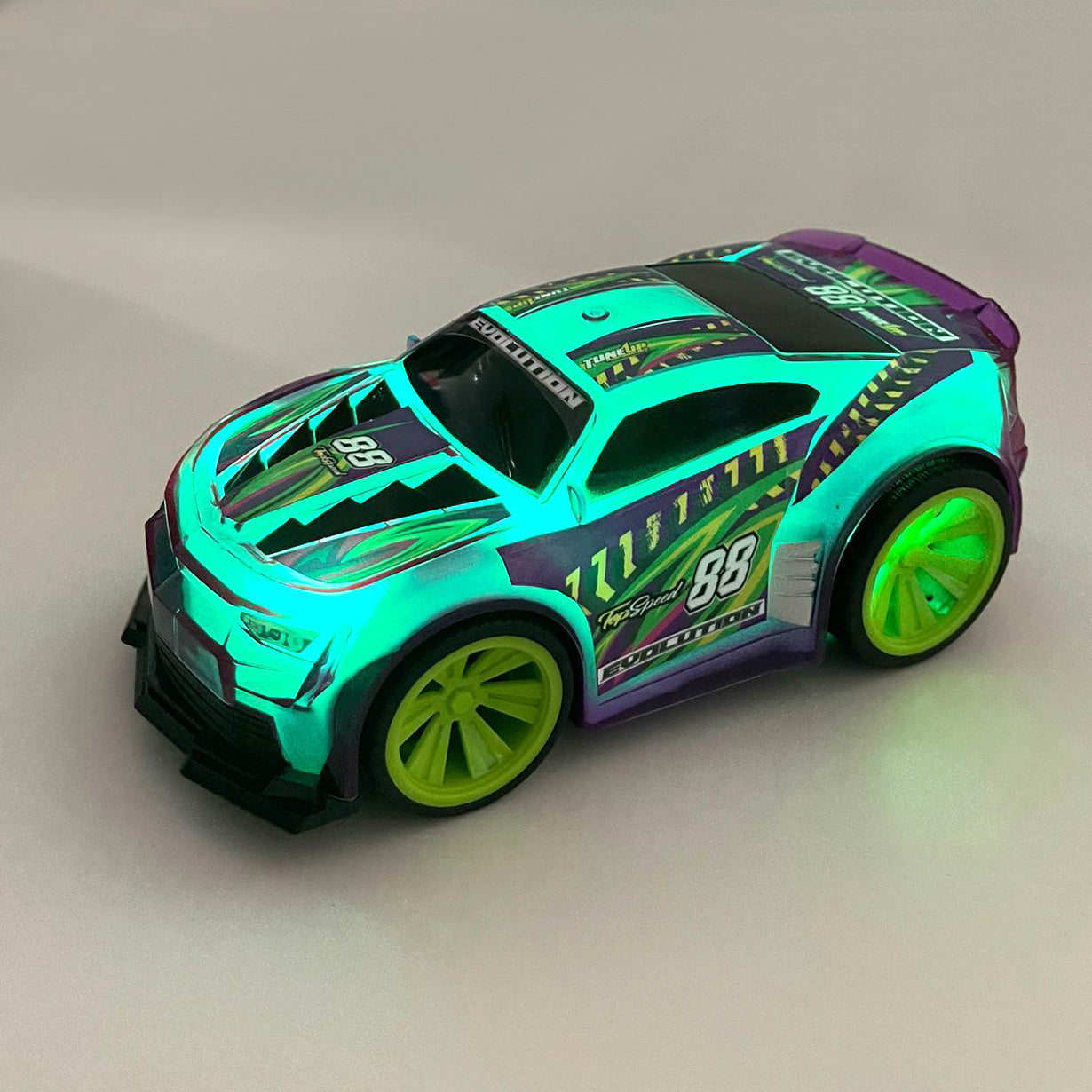 1:24 Light & Sound Pull Back Evolution Racer( Purple Version )
