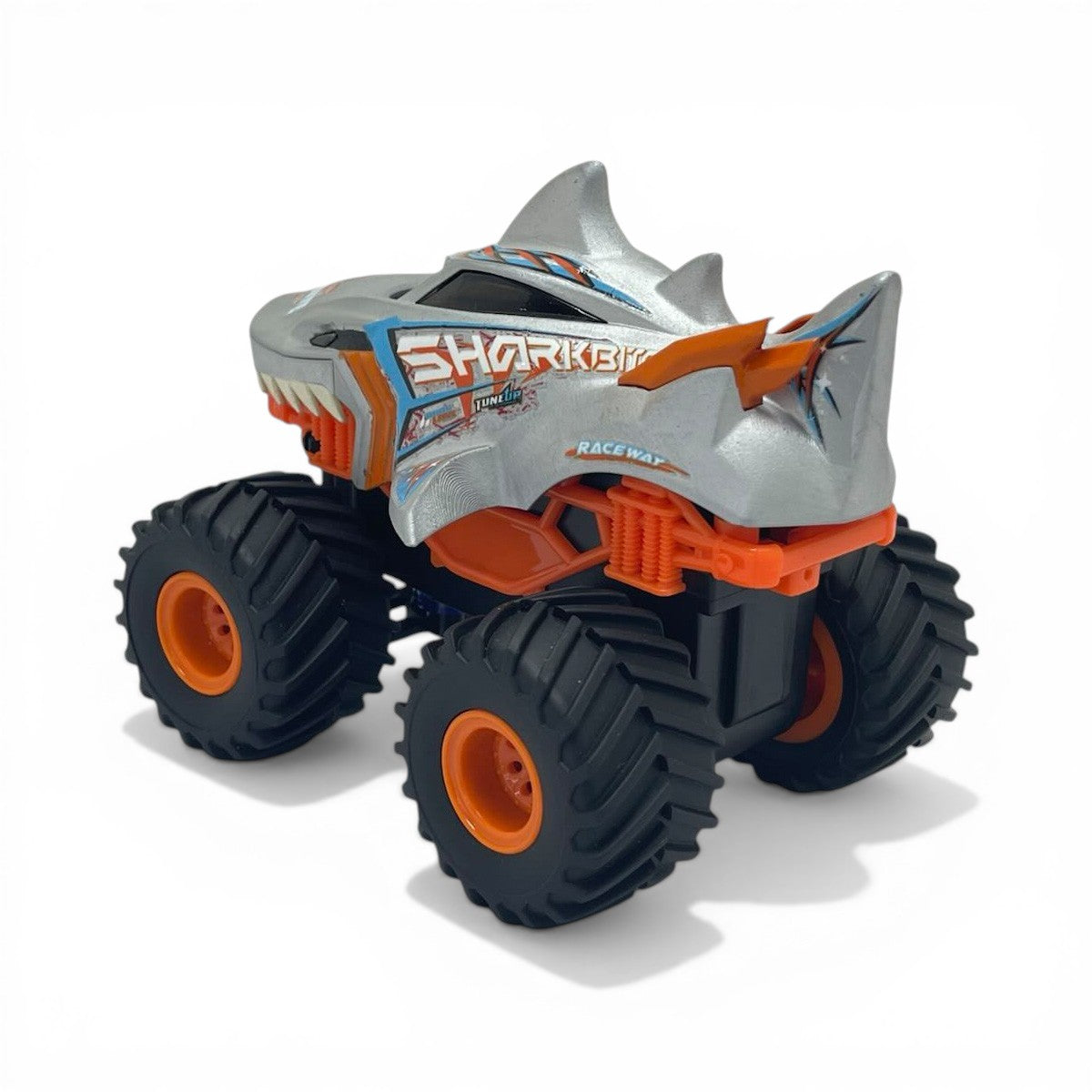 1:32 RC Sharkbite