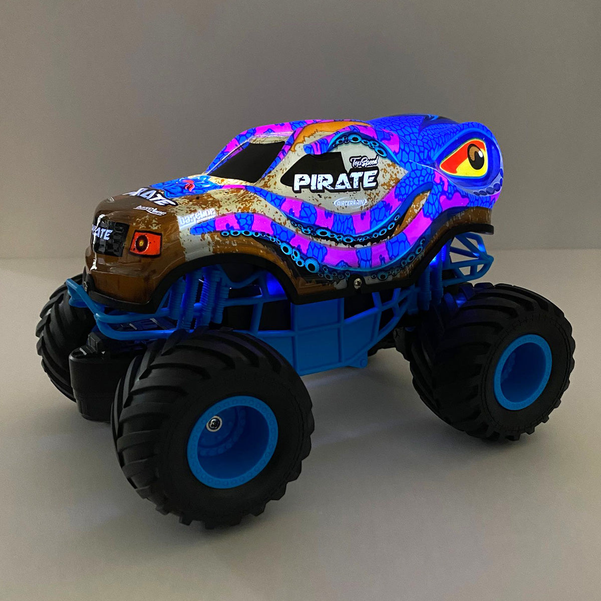 1:24 RC Flashing Light Pirate Truck